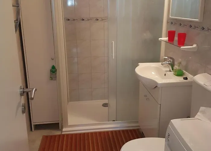 Doris * 特罗吉尔