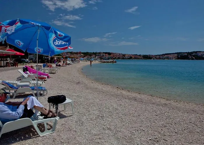 Doris * 特罗吉尔